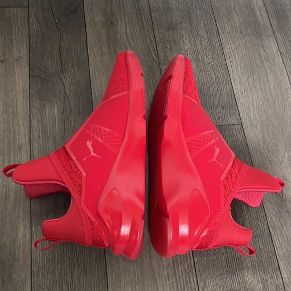 Red Puma Sneakers size 9 - Picture 4 of 6